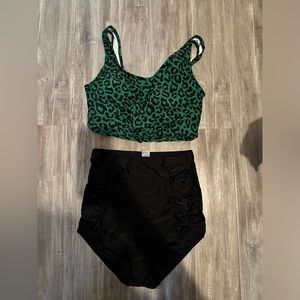 Coral Reef Women’s Swimsuit Size Large